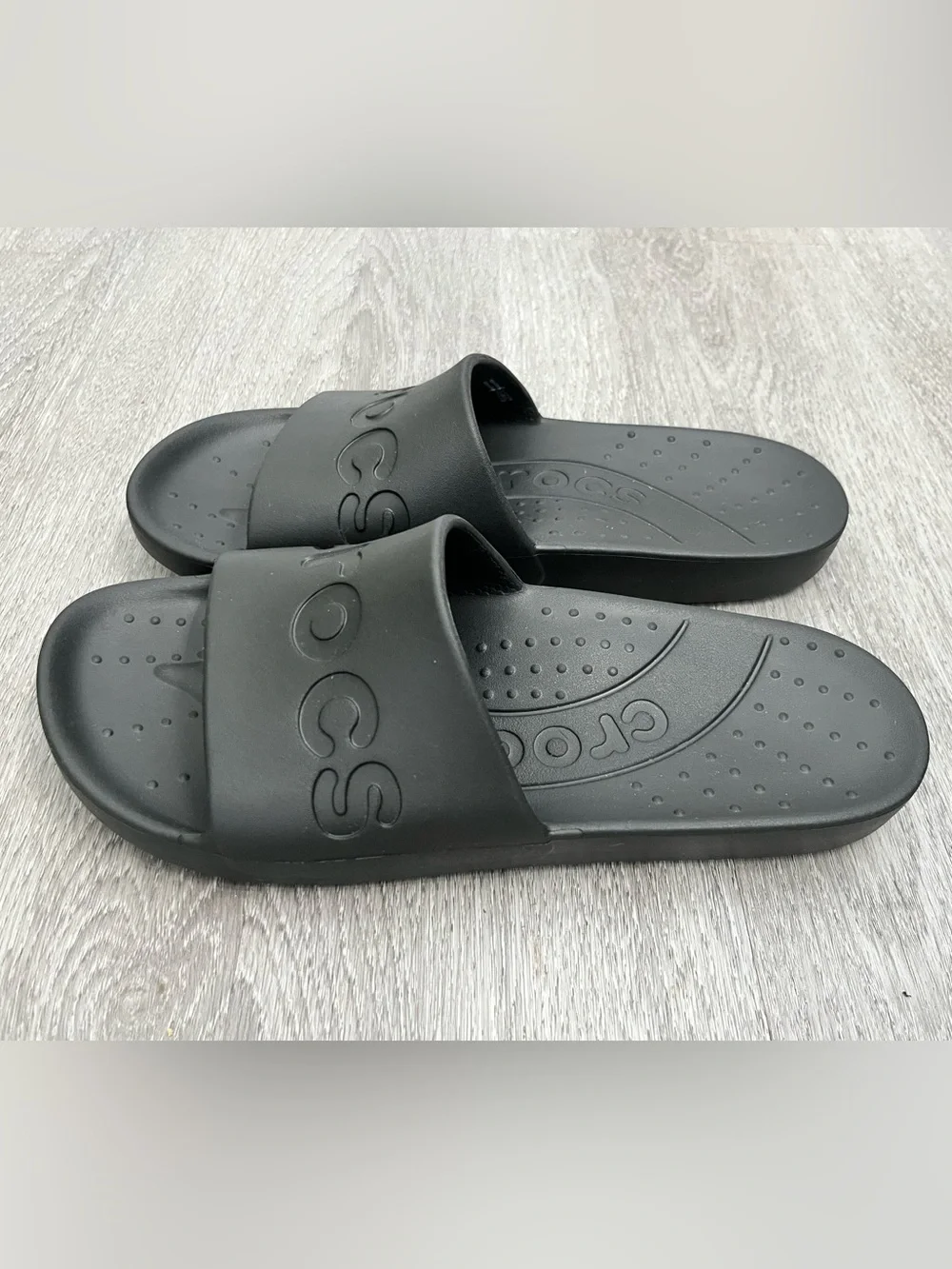 NWOT! Crocs Classic Slides Black Sandals Men’s 8 Women’s 10